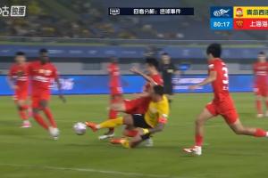 本战第4次!VAR再次长时间介入,判定西海岸犯规进球无效