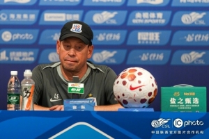 斯卢茨基表示，金顺凯被初步诊断出肋骨骨折，将在大连医院接受治疗