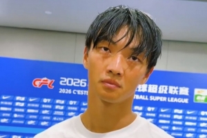 杨明洋赛季首球入账！遗憾未得三分，教练强调多参与前插