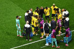 墨西哥与厄瓜多尔比赛如常进行补水,FIFA官方公告已取消“不补水”说法