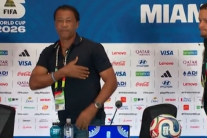 敬意!佛得角教头赛后发布会落幕获掌声