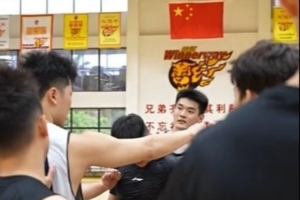 广东男篮发布训练视频：夏季训练阵容扩大 休赛期蓄力磨砺