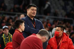 姚明：从球员转型篮协主席，不再依赖战术手册，需从头开始学习