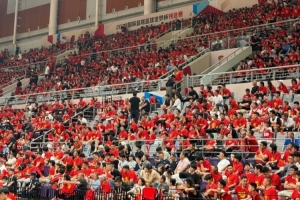 中国男篮主场对阵日本队遭遇惨败 沈阳奥体中心观众提前离席